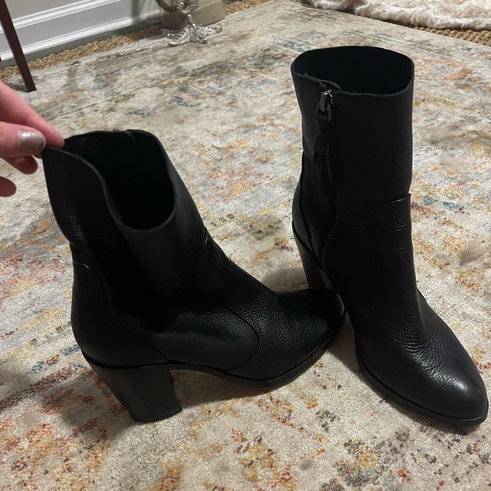 Size 6 Splendid Leather Above Ankle Boot